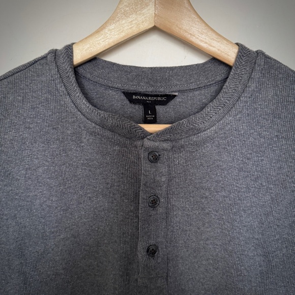 Banana Republic Men’s Mini Ribbed Henley | Size: L | Gray - Picture 3 of 3